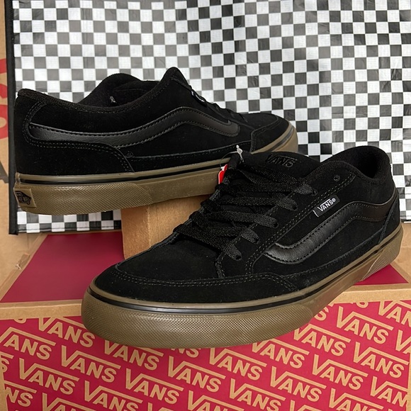Vans Men’s Bearcat Black/Dark Gum sneakers Bearcat
Black/Dark Gum
VN000DT239L - Picture 9 of 16